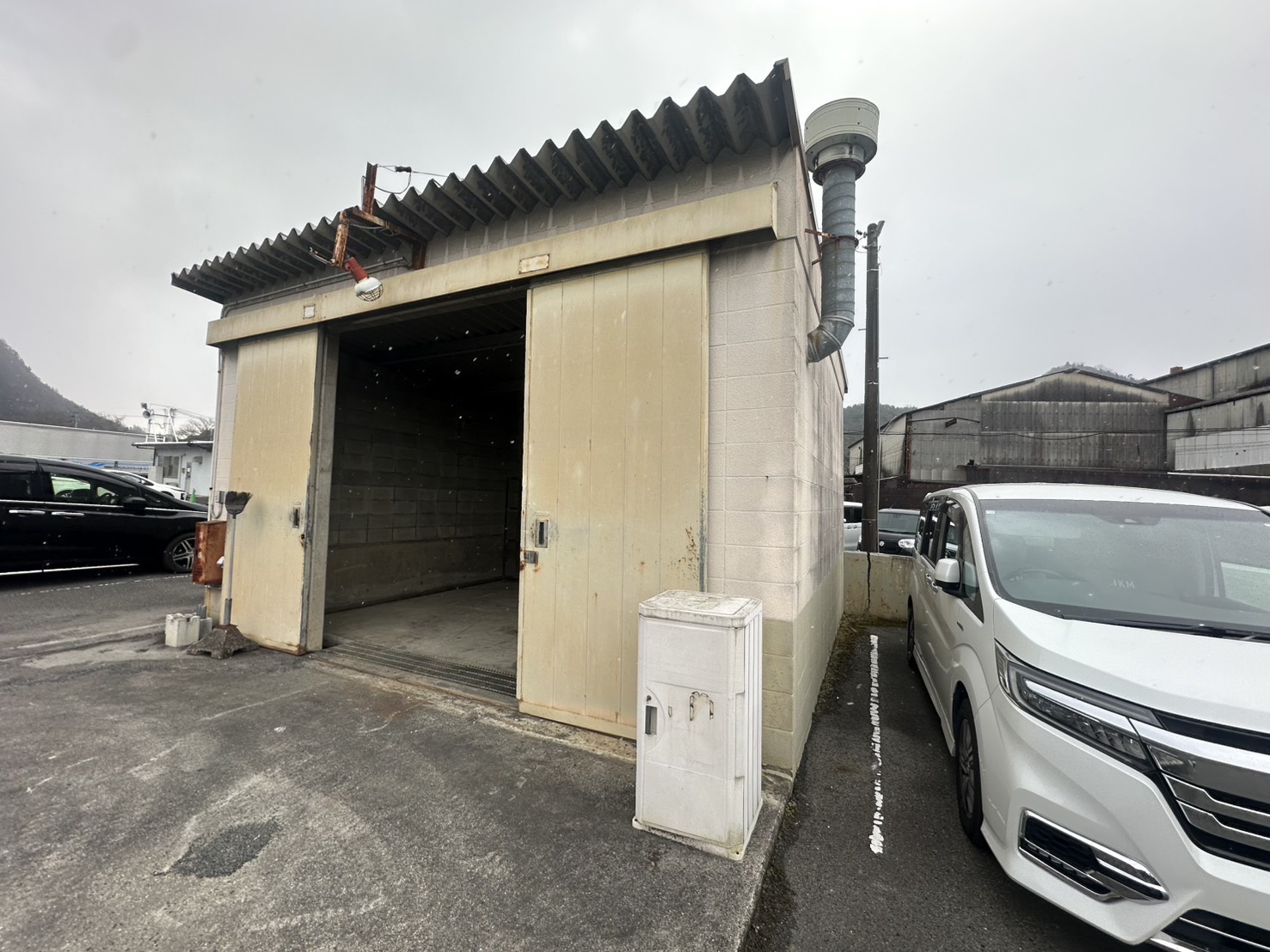 東洋メビウス様倉庫解体　アスファルト舗装工事